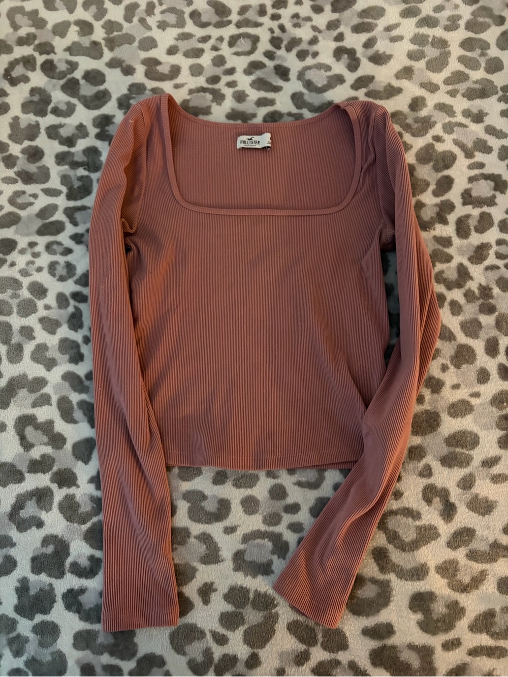 Hollister Ribbed Square-Neck Long Sleeve Top in Dusty Rose
